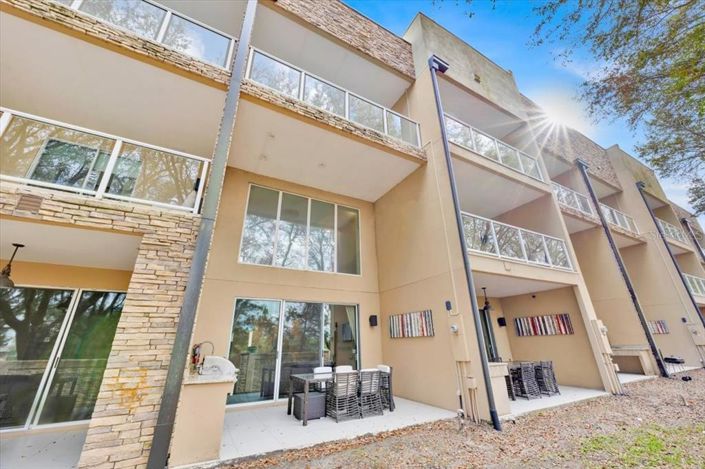 Image No.14-3 Bed Townhouse for sale