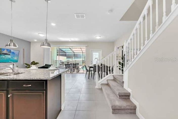 Image No.20-5 Bed Townhouse for sale