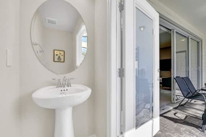 Image No.21-5 Bed Townhouse for sale