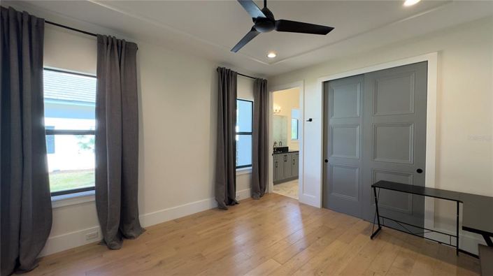 Image No.25-5 Bed House for sale