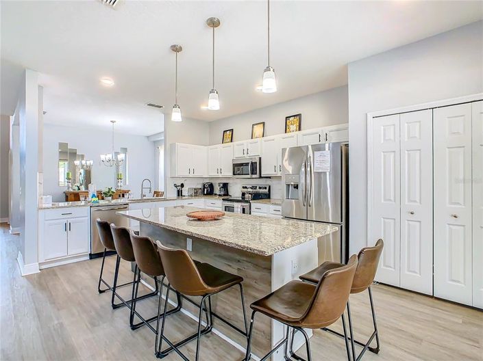 Image No.16-6 Bed House for sale