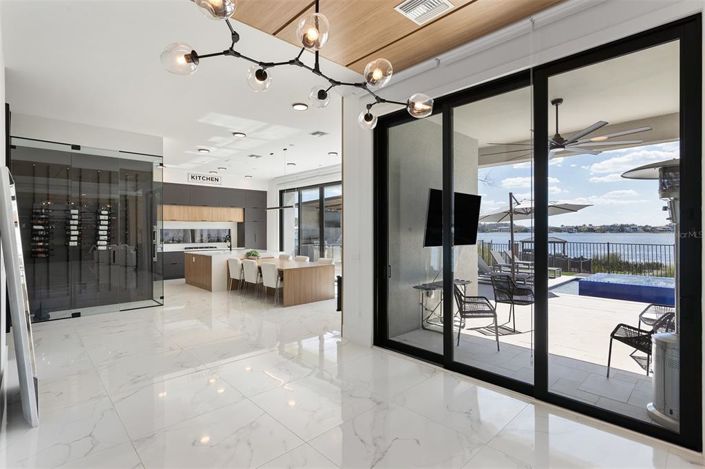 Image No.21-5 Bed House for sale