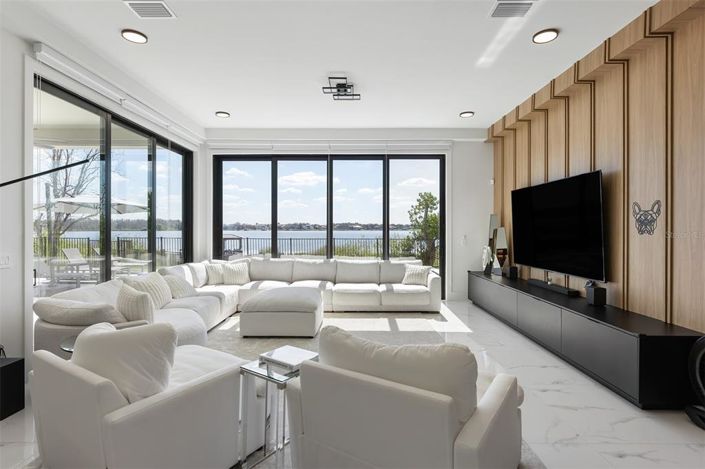 Image No.23-5 Bed House for sale