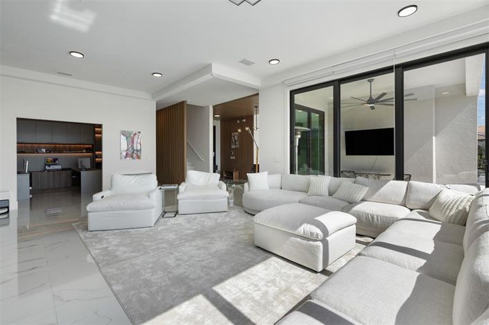 Image No.28-5 Bed House for sale