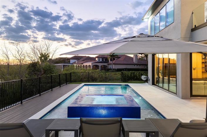 Image No.55-5 Bed House for sale