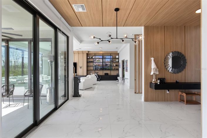 Image No.7-5 Bed House for sale