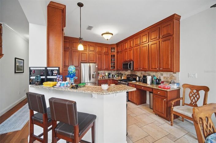 Image No.12-4 Bed House for sale