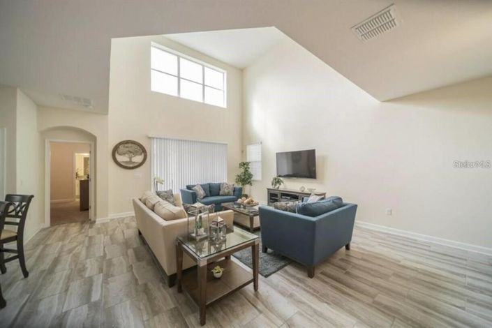 Image No.6-5 Bed House for sale