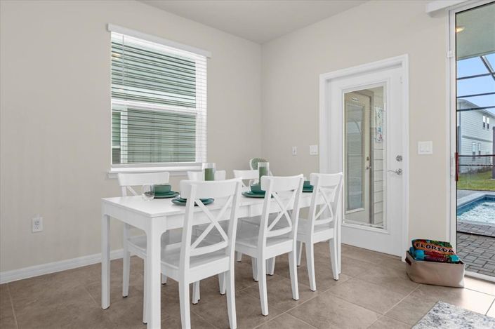 Image No.12-5 Bed Townhouse for sale