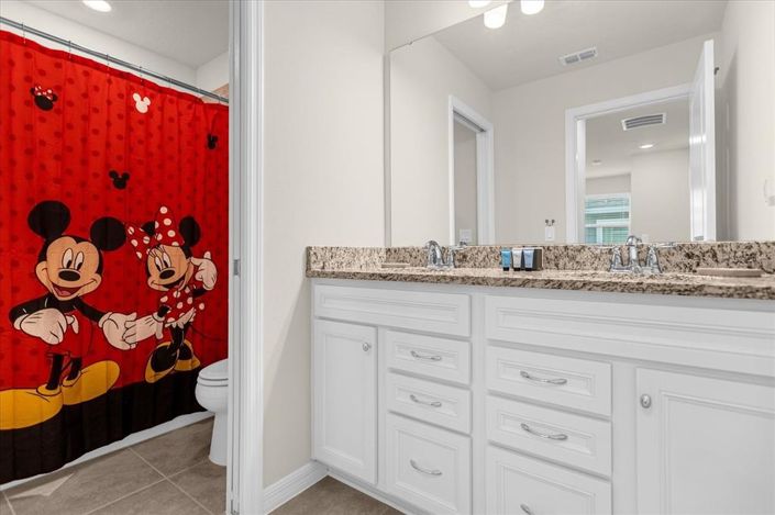 Image No.25-5 Bed Townhouse for sale