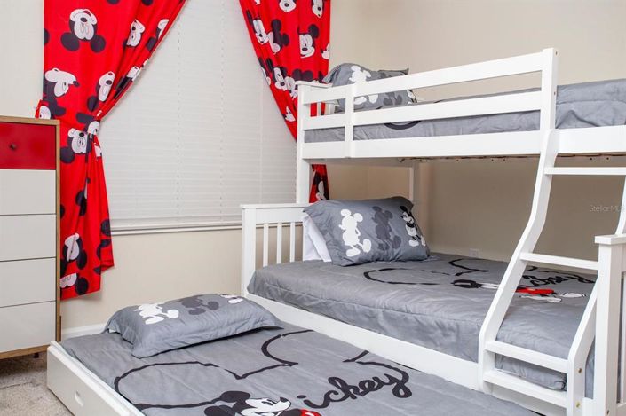 Image No.9-5 Bed Property for sale