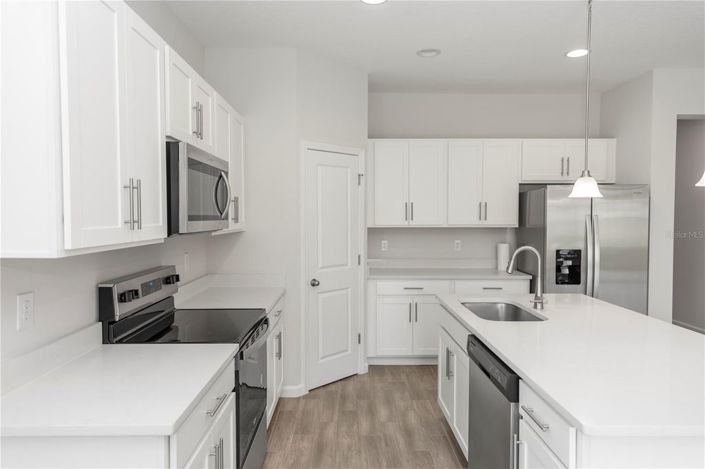 Image No.19-4 Bed House for sale