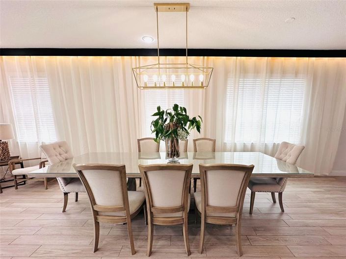 Image No.5-6 Bed House for sale