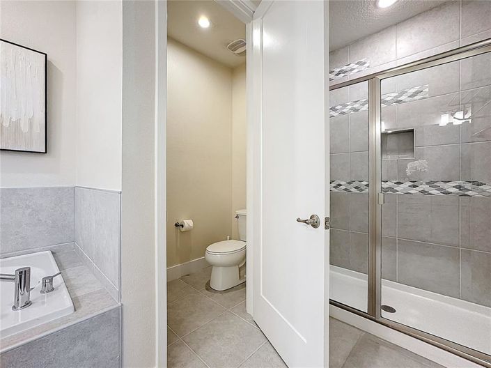 Image No.24-6 Bed House for sale