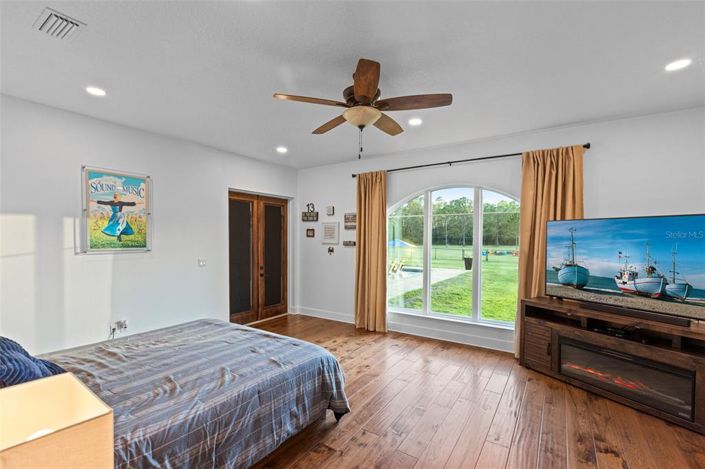 Image No.17-5 Bed House for sale