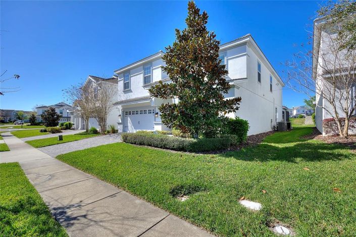 Image No.3-8 Bed House for sale