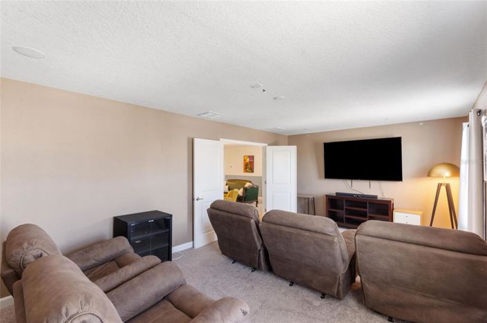 Image No.53-8 Bed Property for sale