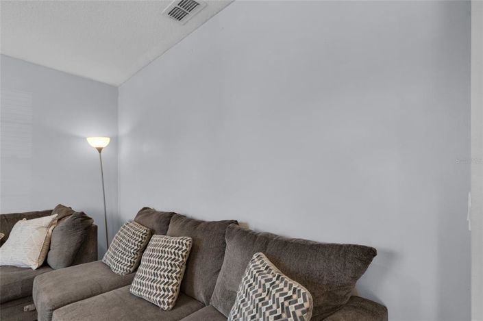 Image No.30-5 Bed Property for sale