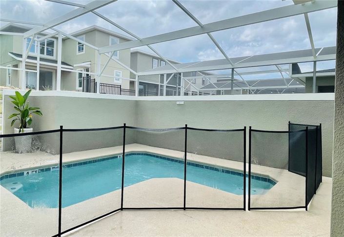 Image No.17-4 Bed Townhouse for sale