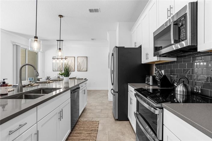 Image No.12-4 Bed Townhouse for sale