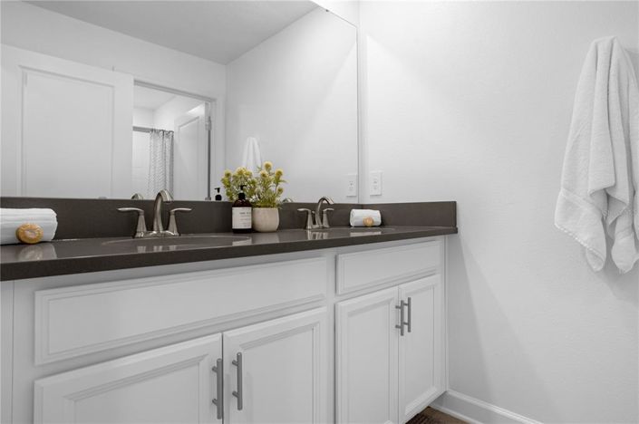 Image No.28-4 Bed Townhouse for sale