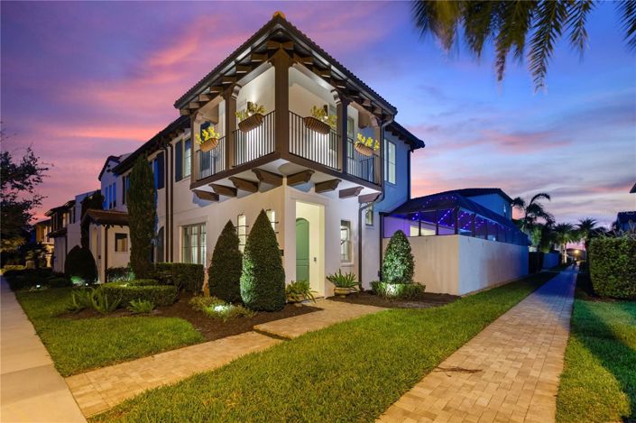 Image No.1-4 Bed Townhouse for sale