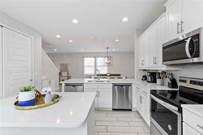 Image No.17-6 Bed House for sale