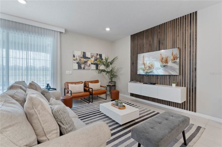 Image No.14-10 Bed Property for sale