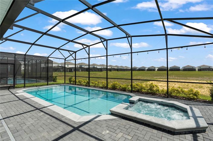 Image No.25-10 Bed Property for sale