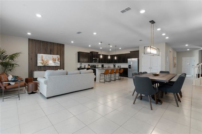 Image No.3-10 Bed Property for sale