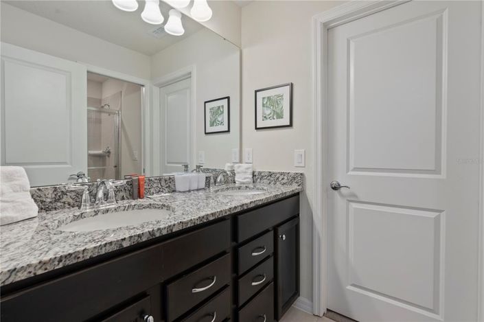 Image No.52-10 Bed Property for sale