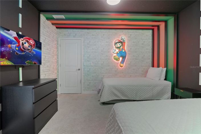 Image No.60-10 Bed Property for sale