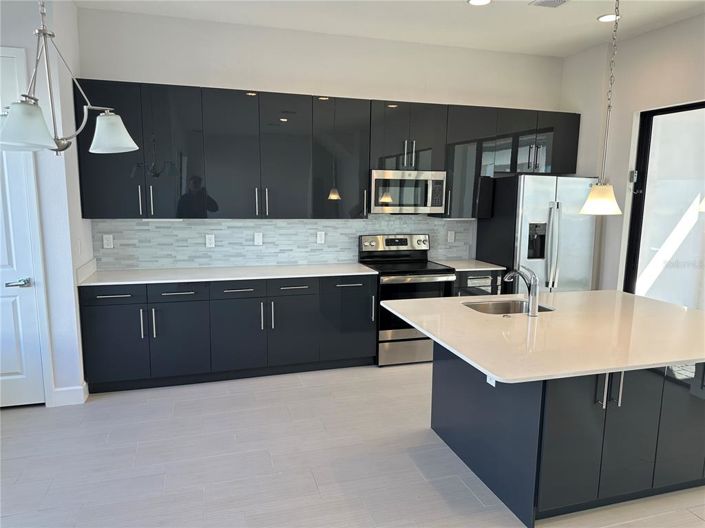 Image No.8-4 Bed Property for sale