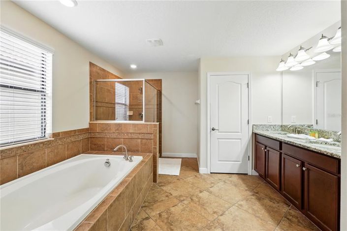 Image No.22-7 Bed House for sale