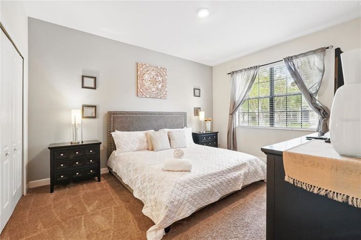 Image No.24-7 Bed House for sale