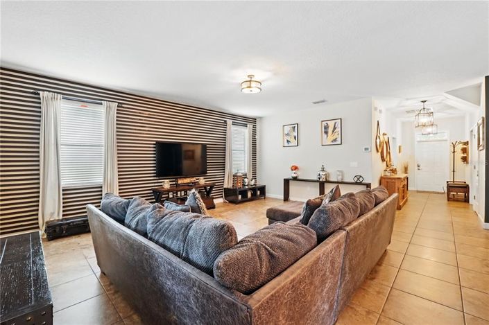 Image No.9-7 Bed House for sale