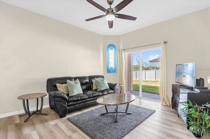 Image No.2-4 Bed Townhouse for sale