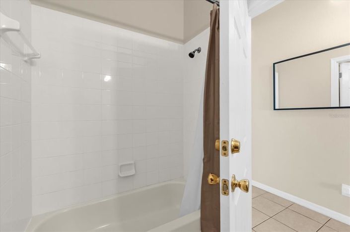 Image No.22-4 Bed Townhouse for sale