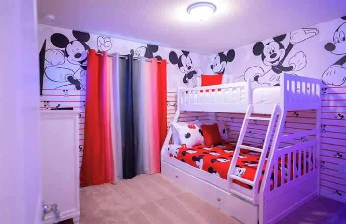 Image No.15-5 Bed Townhouse for sale