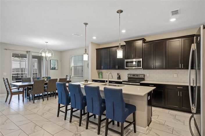 Image No.13-6 Bed Property for sale