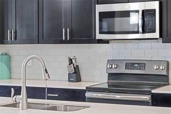 Image No.15-6 Bed Property for sale