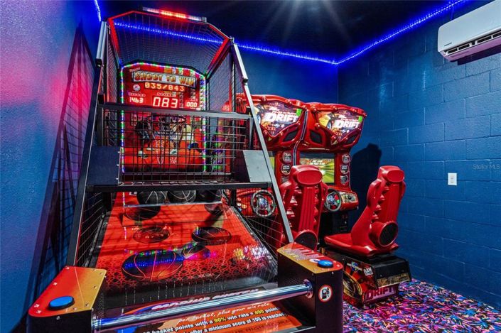 Image No.18-6 Bed Property for sale