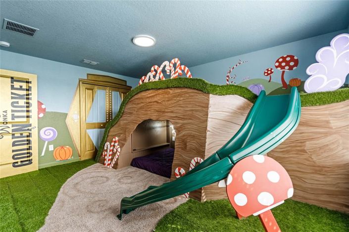 Image No.20-6 Bed Property for sale