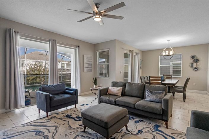 Image No.5-6 Bed House for sale