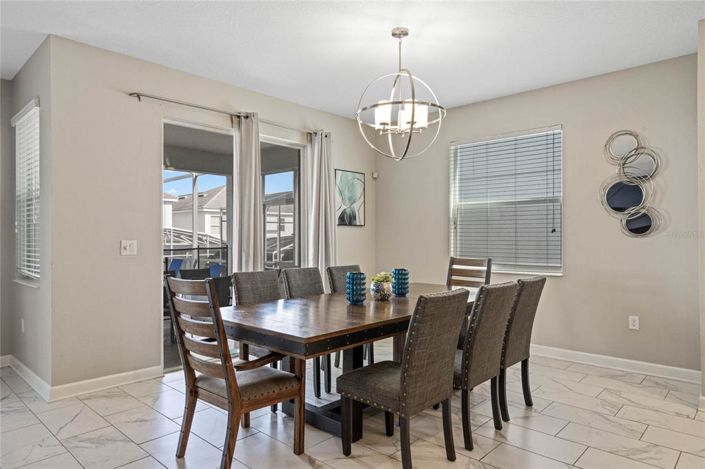 Image No.8-6 Bed Property for sale