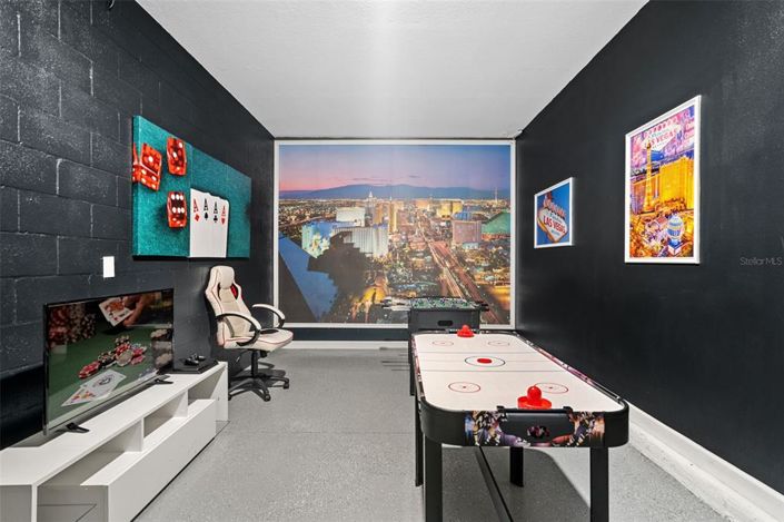 Image No.17-6 Bed House for sale