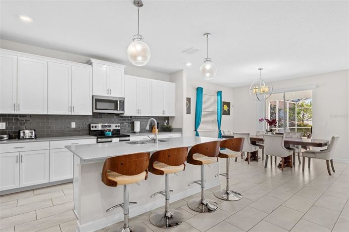 Image No.6-6 Bed House for sale