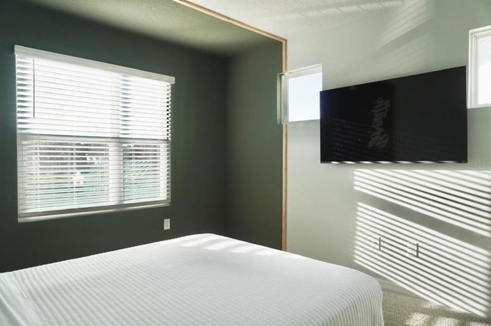 Image No.10-6 Bed Townhouse for sale