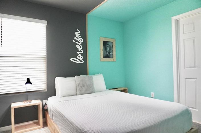 Image No.12-6 Bed Townhouse for sale