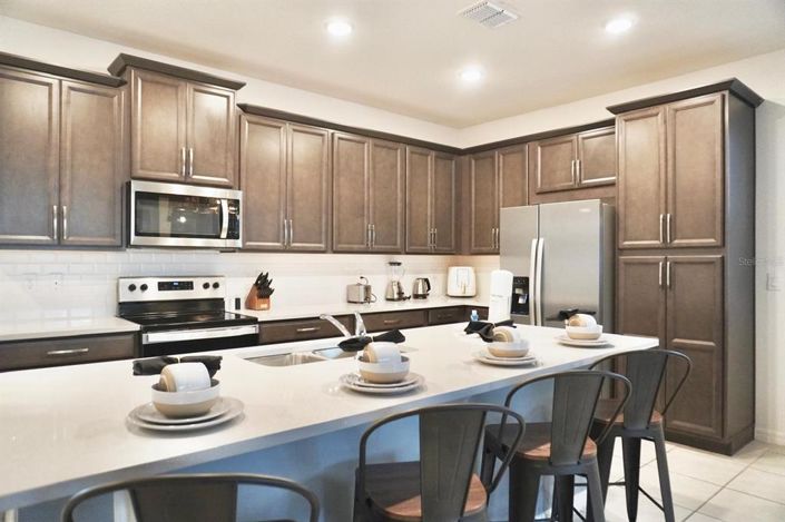 Image No.15-6 Bed Townhouse for sale